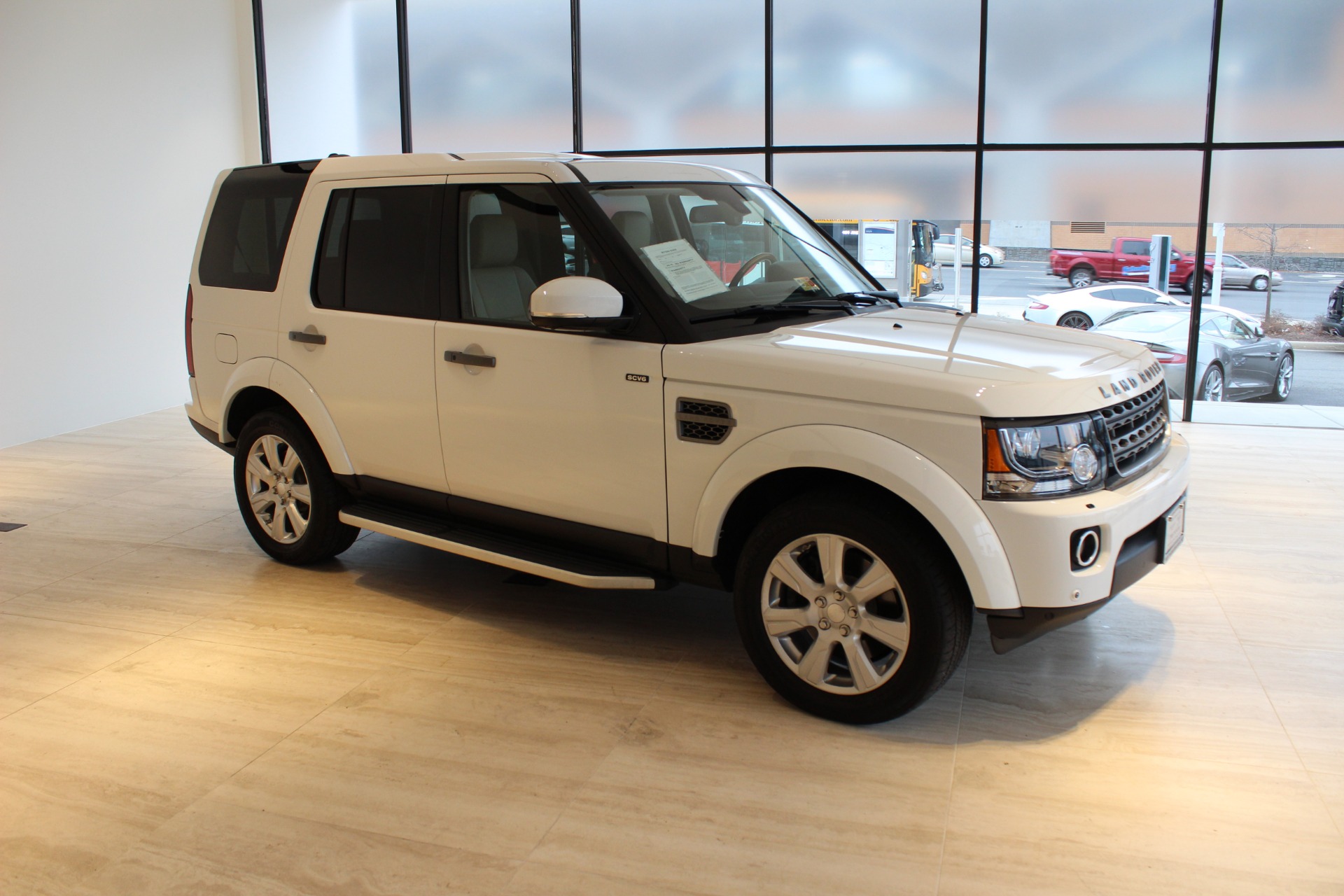 Used-2015-Land-Rover-LR4-HSE.