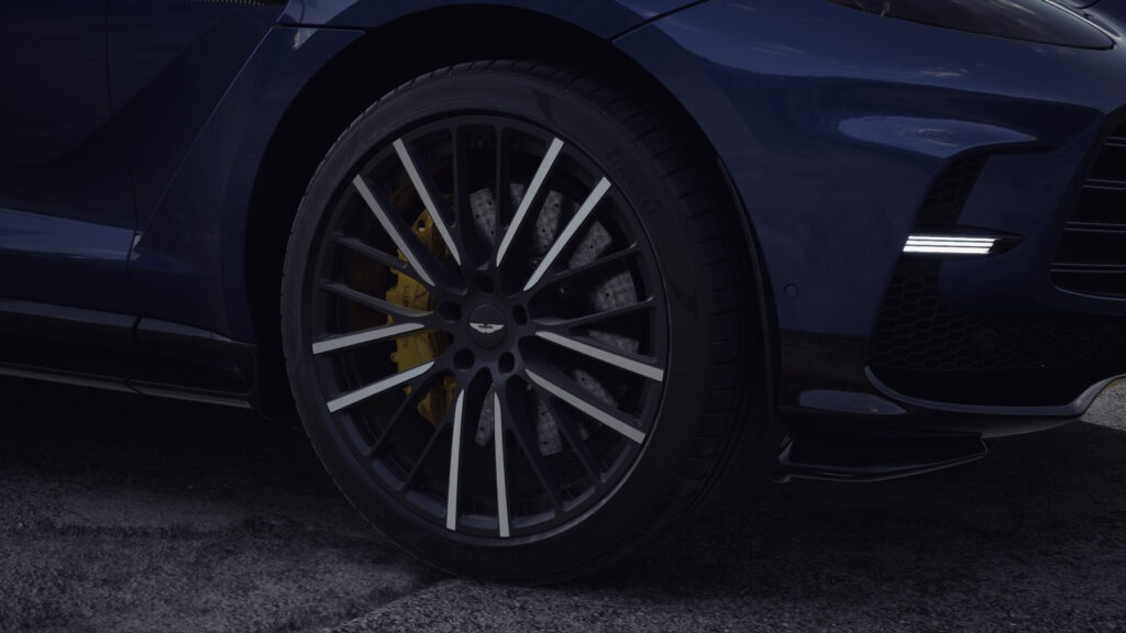 Aston Martin DBX707 Tire